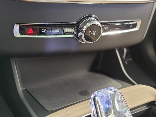 2026 Volvo XC90 Ultra, B6 AWD Gas (mild hybrid), Gasoline, Bright, 7 Seats