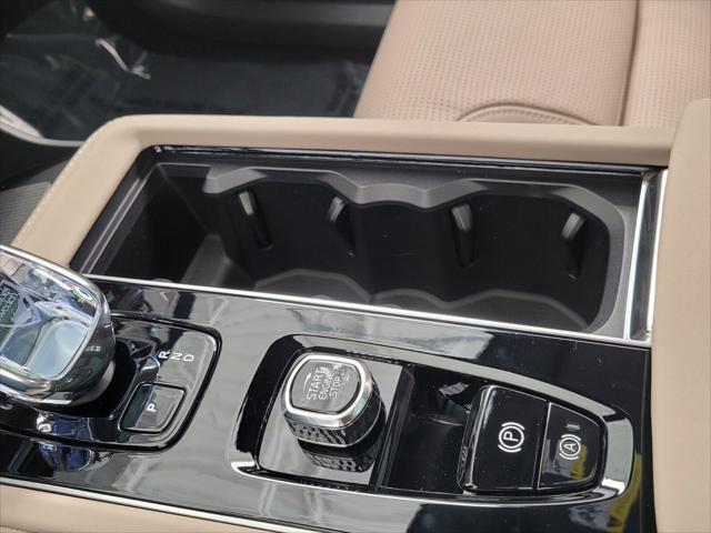 2026 Volvo XC90 Ultra, B6 AWD Gas (mild hybrid), Gasoline, Bright, 7 Seats