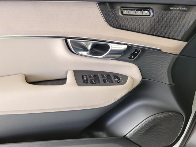 2026 Volvo XC90 Ultra, B6 AWD Gas (mild hybrid), Gasoline, Bright, 7 Seats