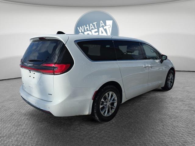 2026 Chrysler Pacifica PACIFICA SELECT AWD