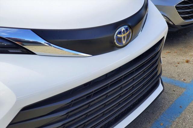 2024 Toyota Sienna LE