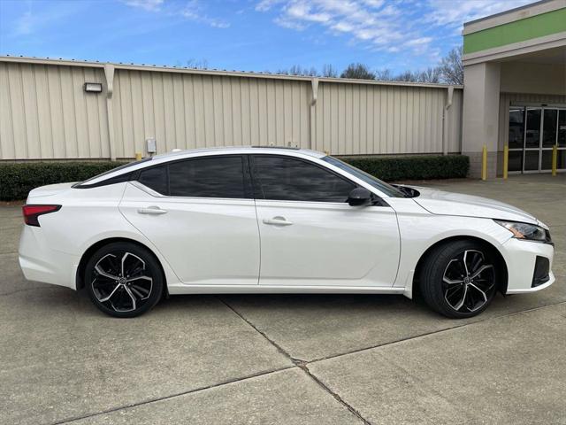 2023 Nissan Altima SR FWD