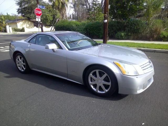 2004 Cadillac XLR Standard