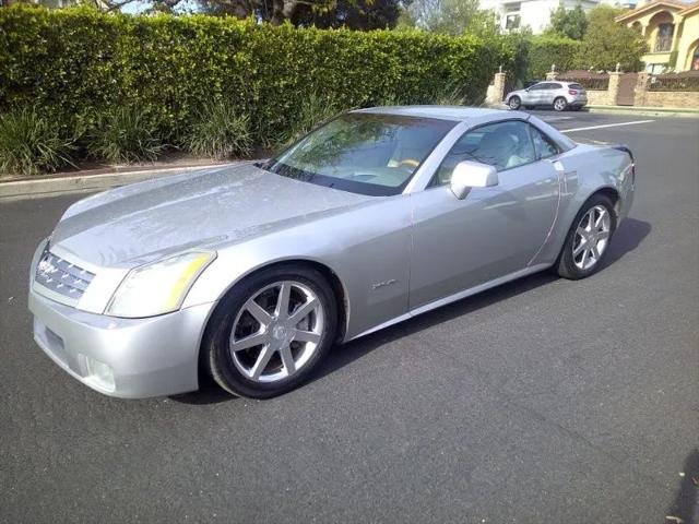 2004 Cadillac XLR Standard