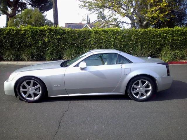 2004 Cadillac XLR Standard