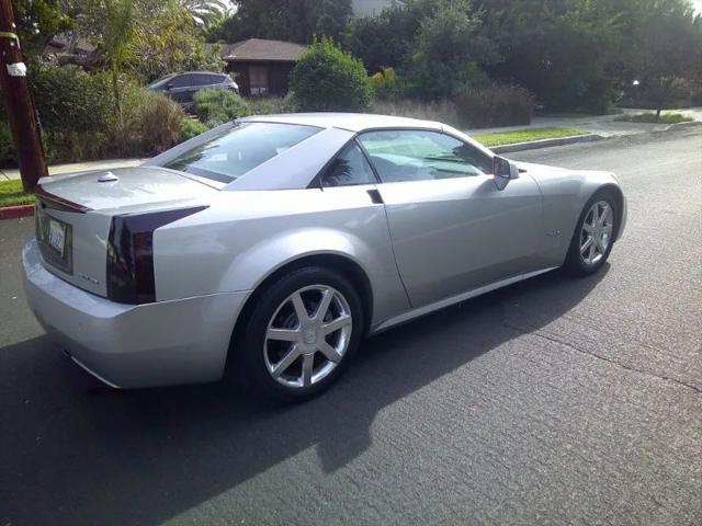 2004 Cadillac XLR Standard