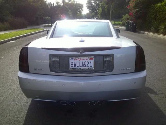 2004 Cadillac XLR Standard