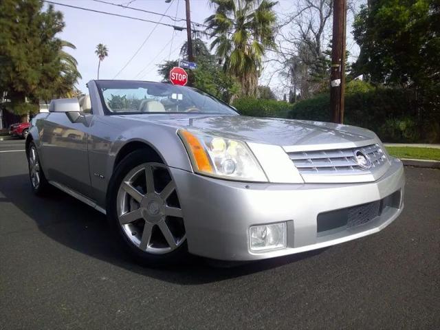 2004 Cadillac XLR Standard