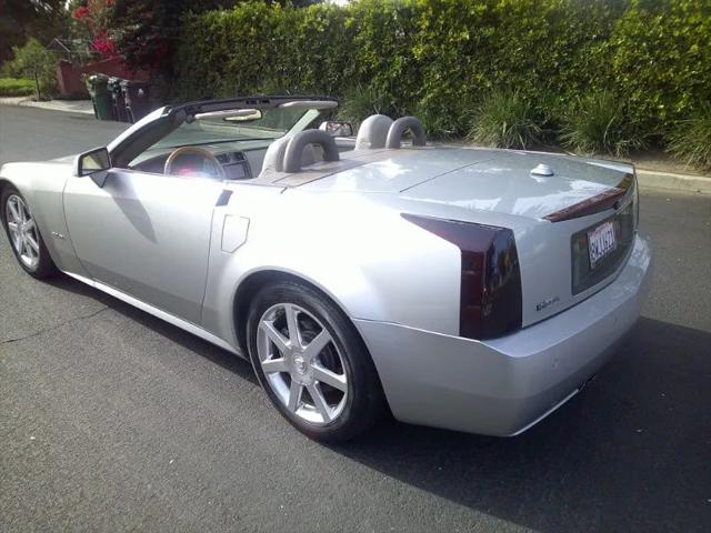 2004 Cadillac XLR Standard
