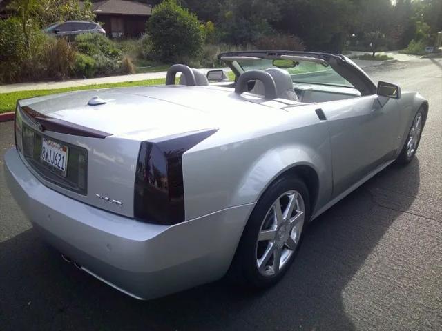 2004 Cadillac XLR Standard