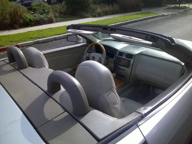 2004 Cadillac XLR Standard