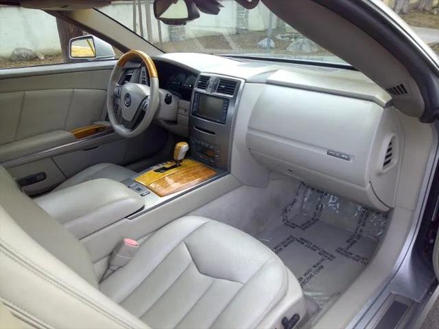 2004 Cadillac XLR Standard