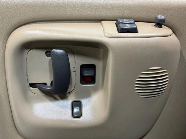 2002 Chevrolet Express Base