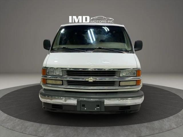 2002 Chevrolet Express Base