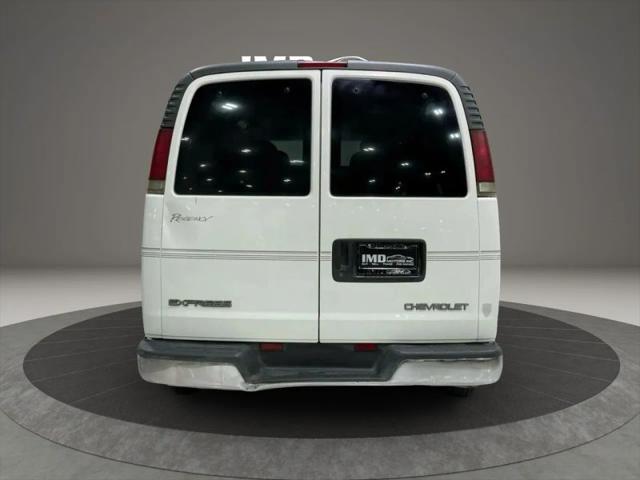 2002 Chevrolet Express Base
