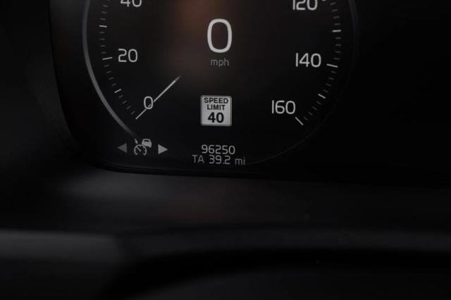 2018 Volvo XC90 T5 Momentum