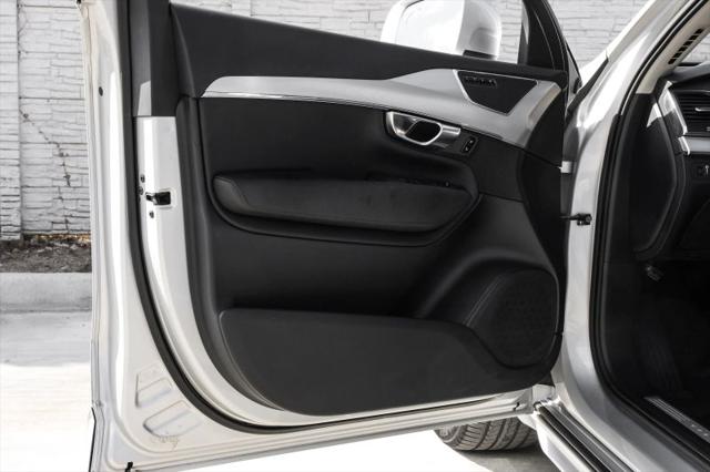2018 Volvo XC90 T5 Momentum