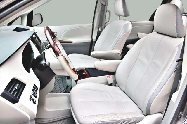 2011 Toyota Sienna XLE V6