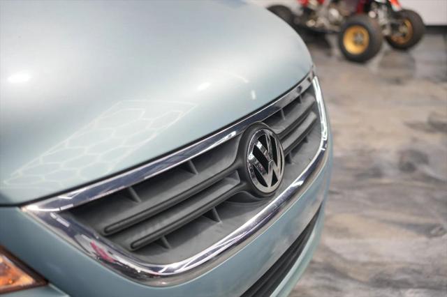 2009 Volkswagen Routan S
