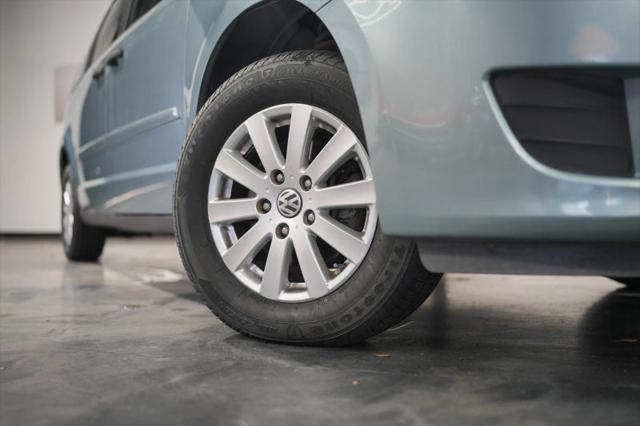 2009 Volkswagen Routan S
