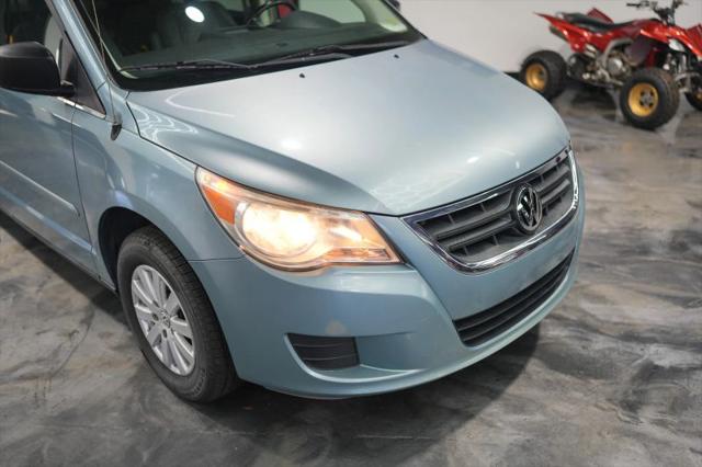 2009 Volkswagen Routan S