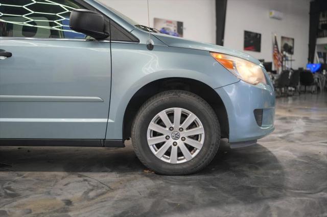 2009 Volkswagen Routan S