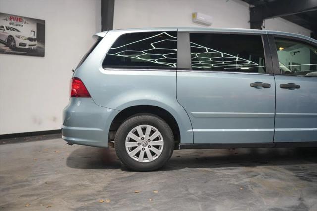 2009 Volkswagen Routan S