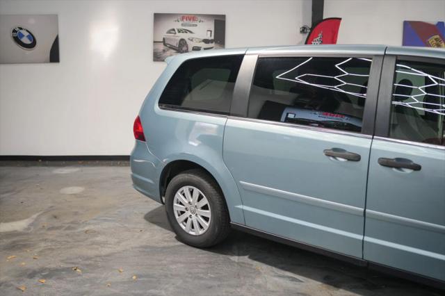 2009 Volkswagen Routan S