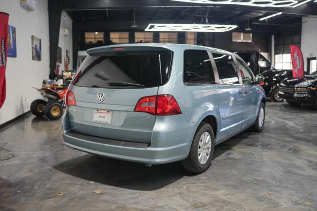 2009 Volkswagen Routan S