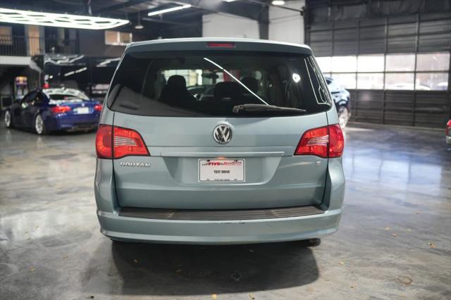 2009 Volkswagen Routan S