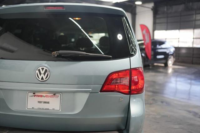 2009 Volkswagen Routan S