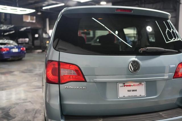 2009 Volkswagen Routan S