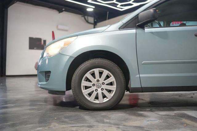 2009 Volkswagen Routan S