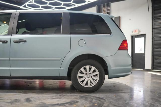 2009 Volkswagen Routan S