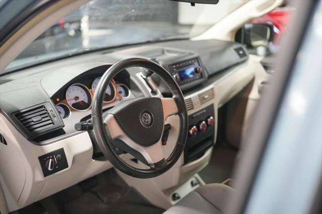 2009 Volkswagen Routan S