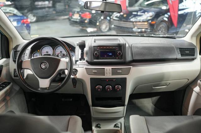 2009 Volkswagen Routan S