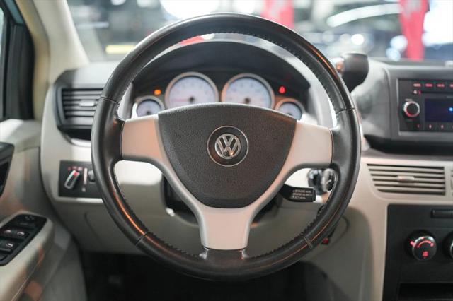 2009 Volkswagen Routan S