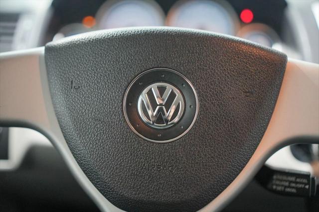2009 Volkswagen Routan S