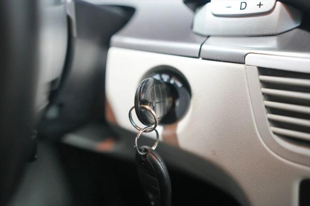 2009 Volkswagen Routan S
