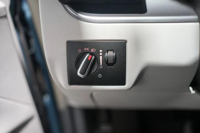 2009 Volkswagen Routan S