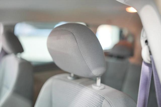 2009 Volkswagen Routan S
