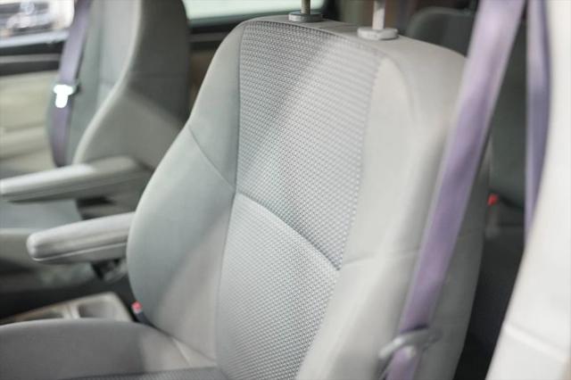 2009 Volkswagen Routan S
