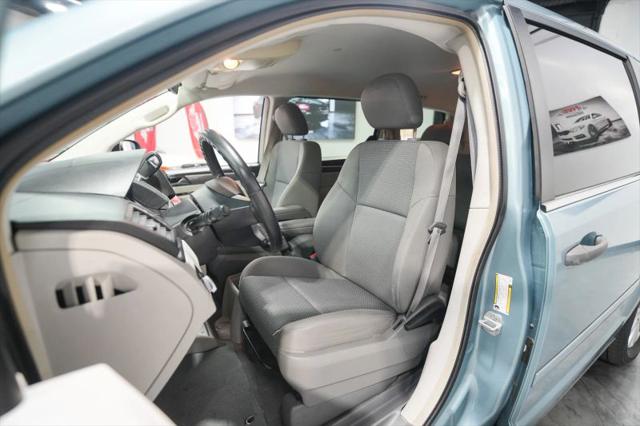 2009 Volkswagen Routan S