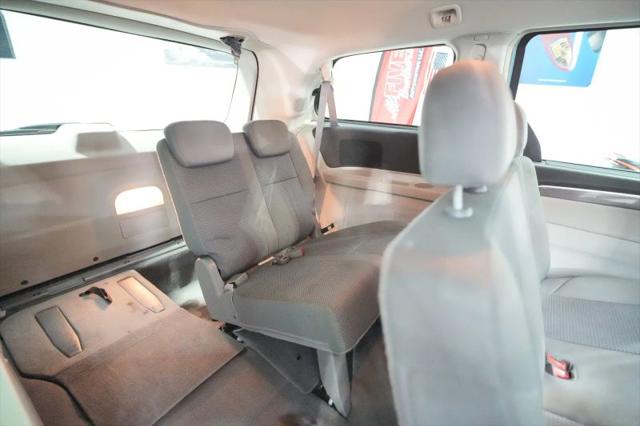 2009 Volkswagen Routan S