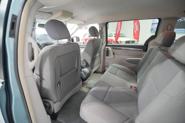 2009 Volkswagen Routan S