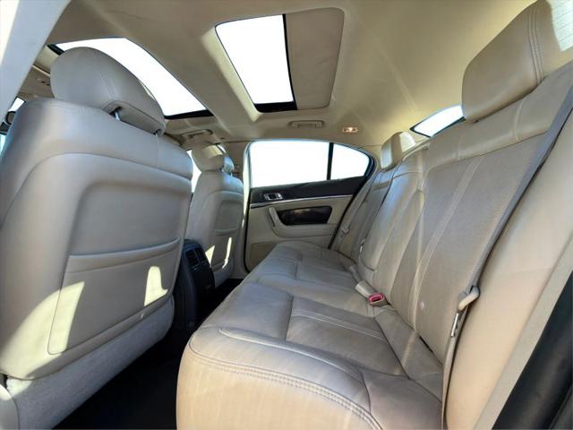 2014 Lincoln MKS Base