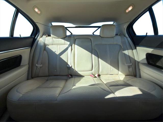 2014 Lincoln MKS Base
