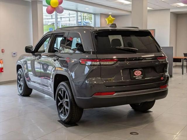 2026 Jeep Grand Cherokee Altitude 4x4