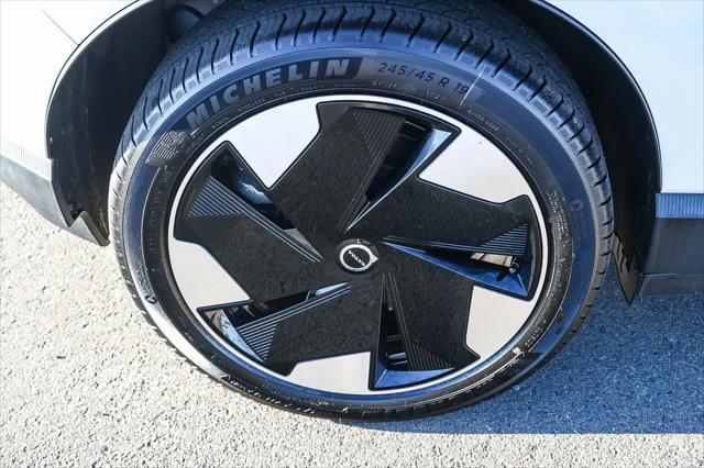 2025 Volvo EX30 Plus Twin Motor Performance, Fully electric