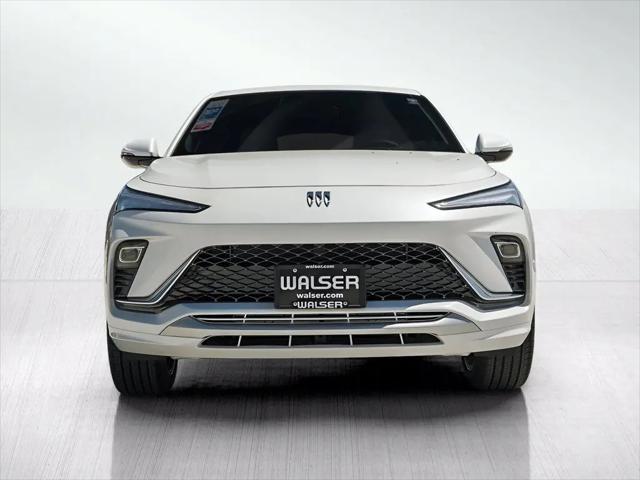 2026 Buick NV Avenir FWD